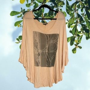 OBEY flowy oversized top with wing sleeves - So soft ! Sz M